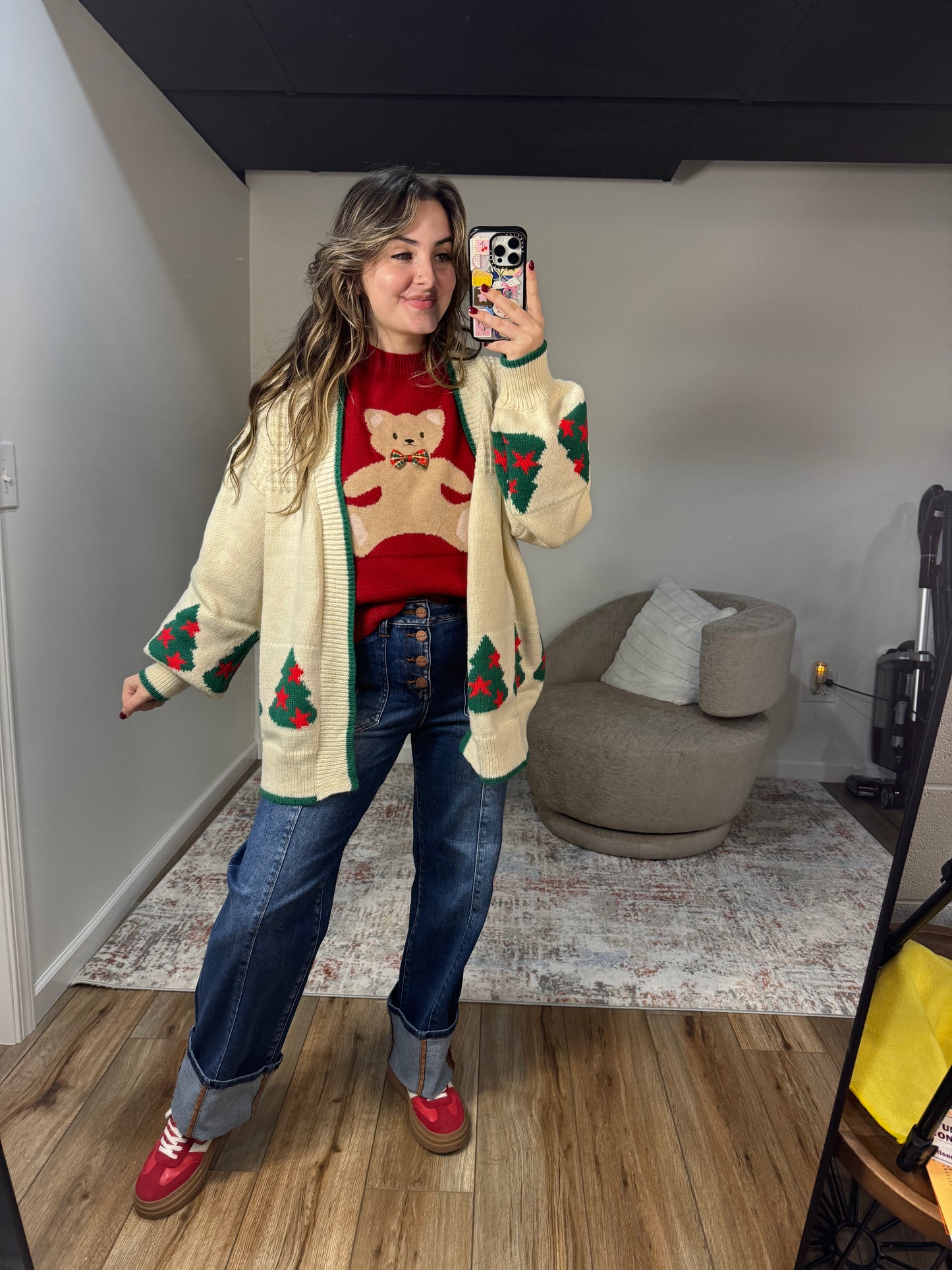christmas outfit festive jeans sweater cardigan