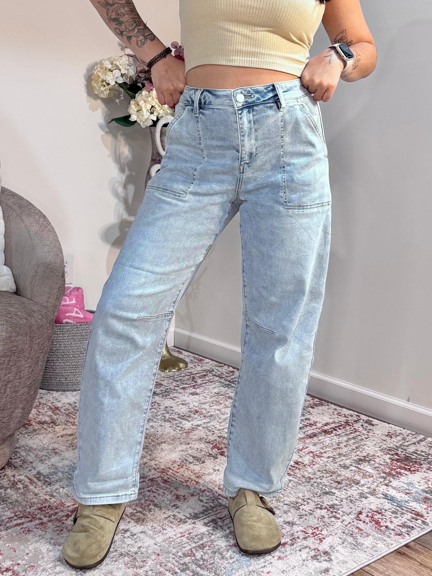 Slouchy Barrel Relaxed Patch Pocket Jeans