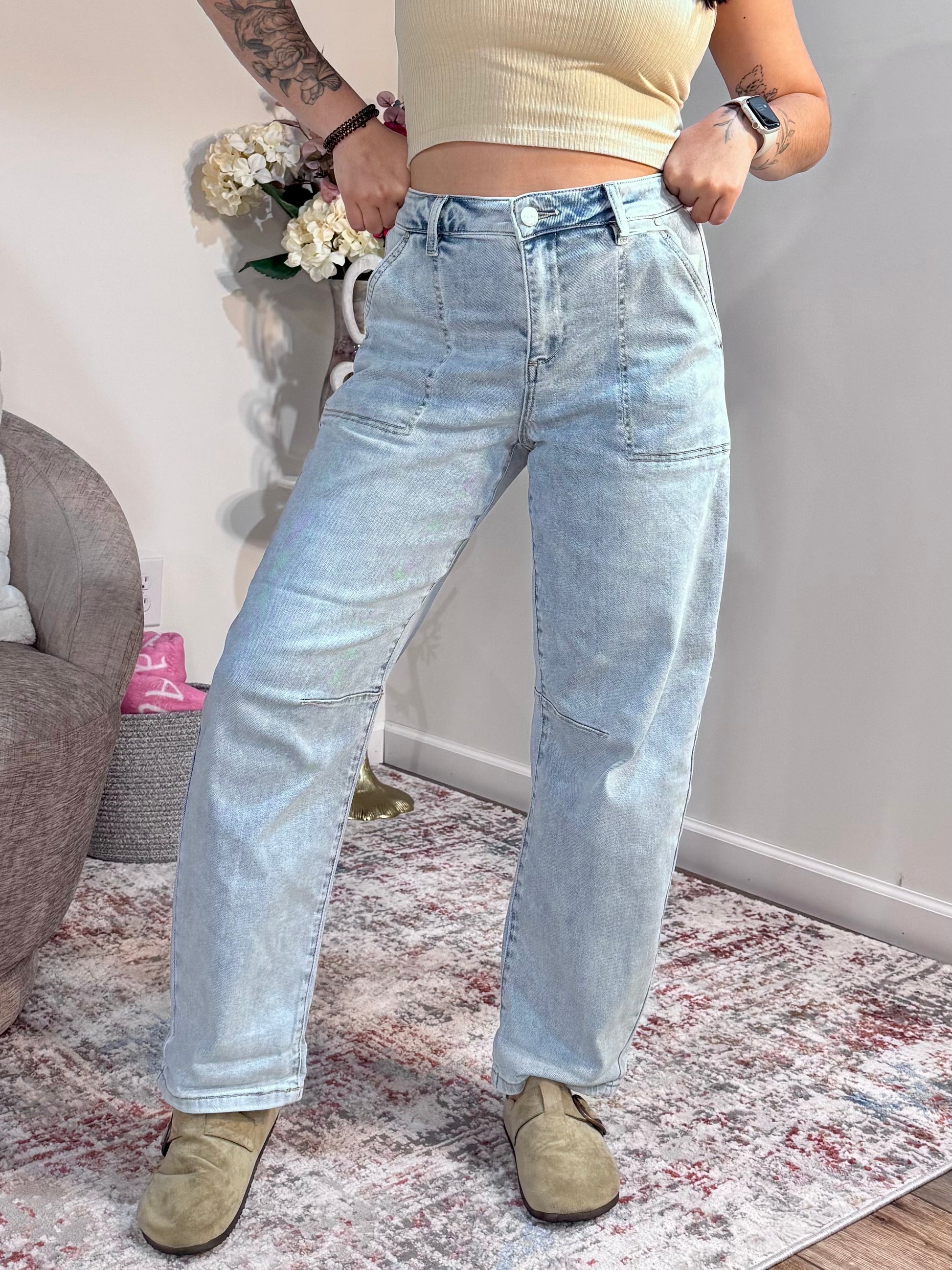 Slouchy Barrel Relaxed Patch Pocket Jeans
