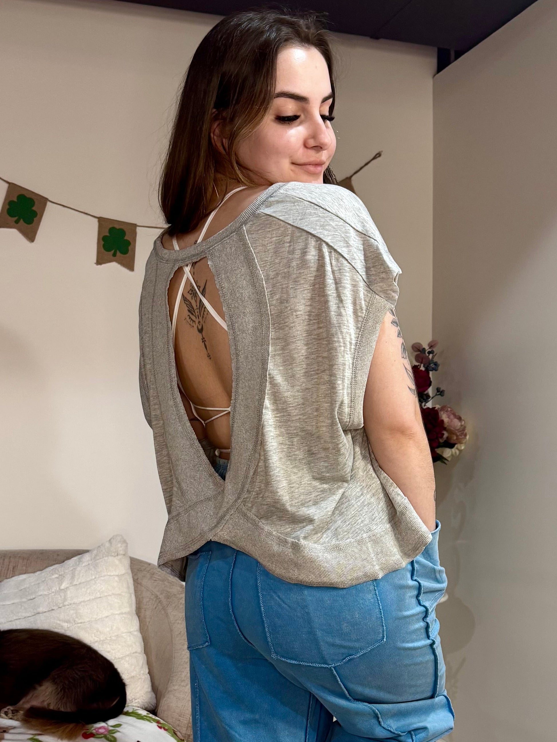 light gray workout top keyhole back stretchy cropped top