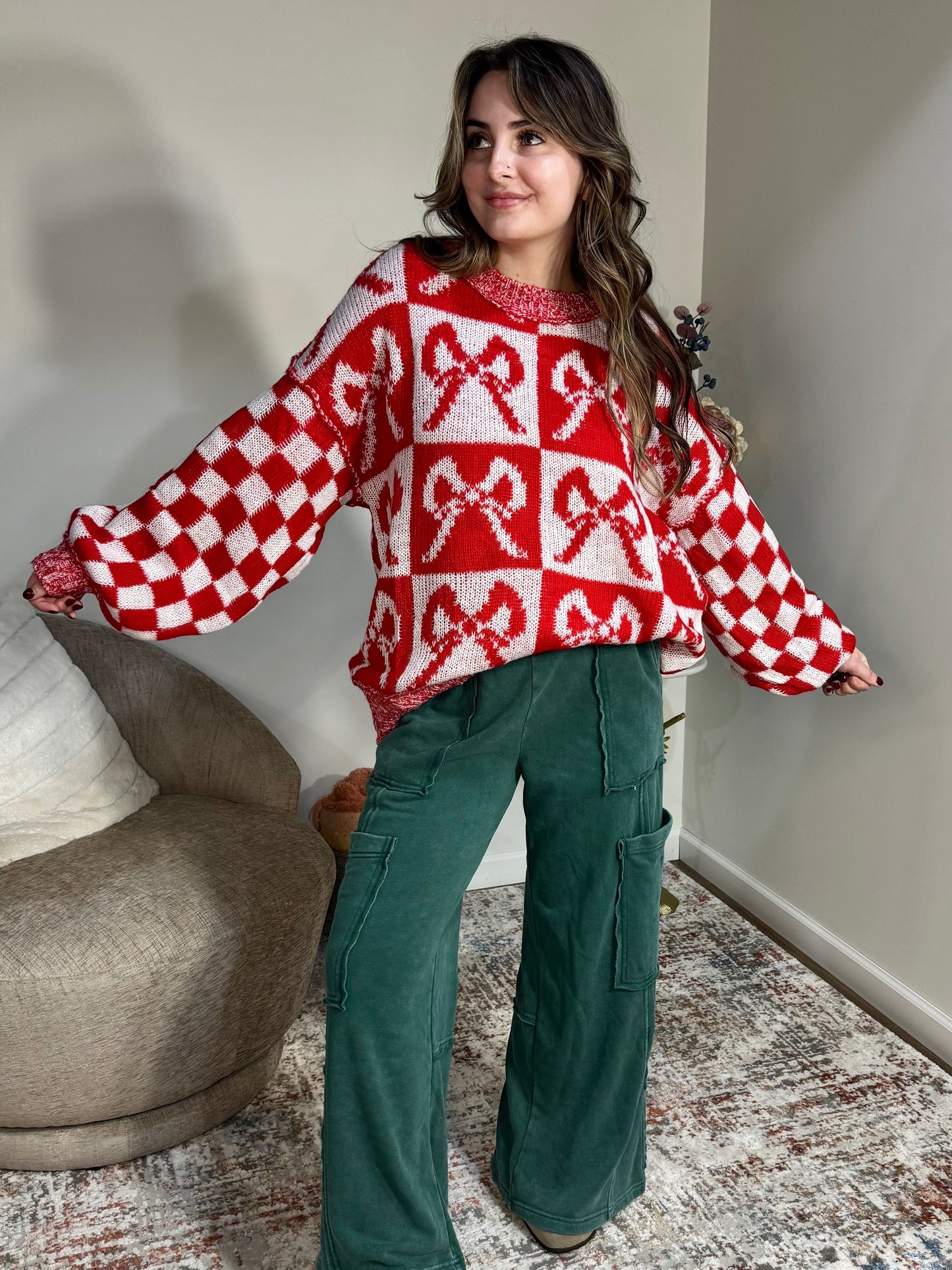Oversized Sweater with Bow & Checkered Pattern green sweatpants