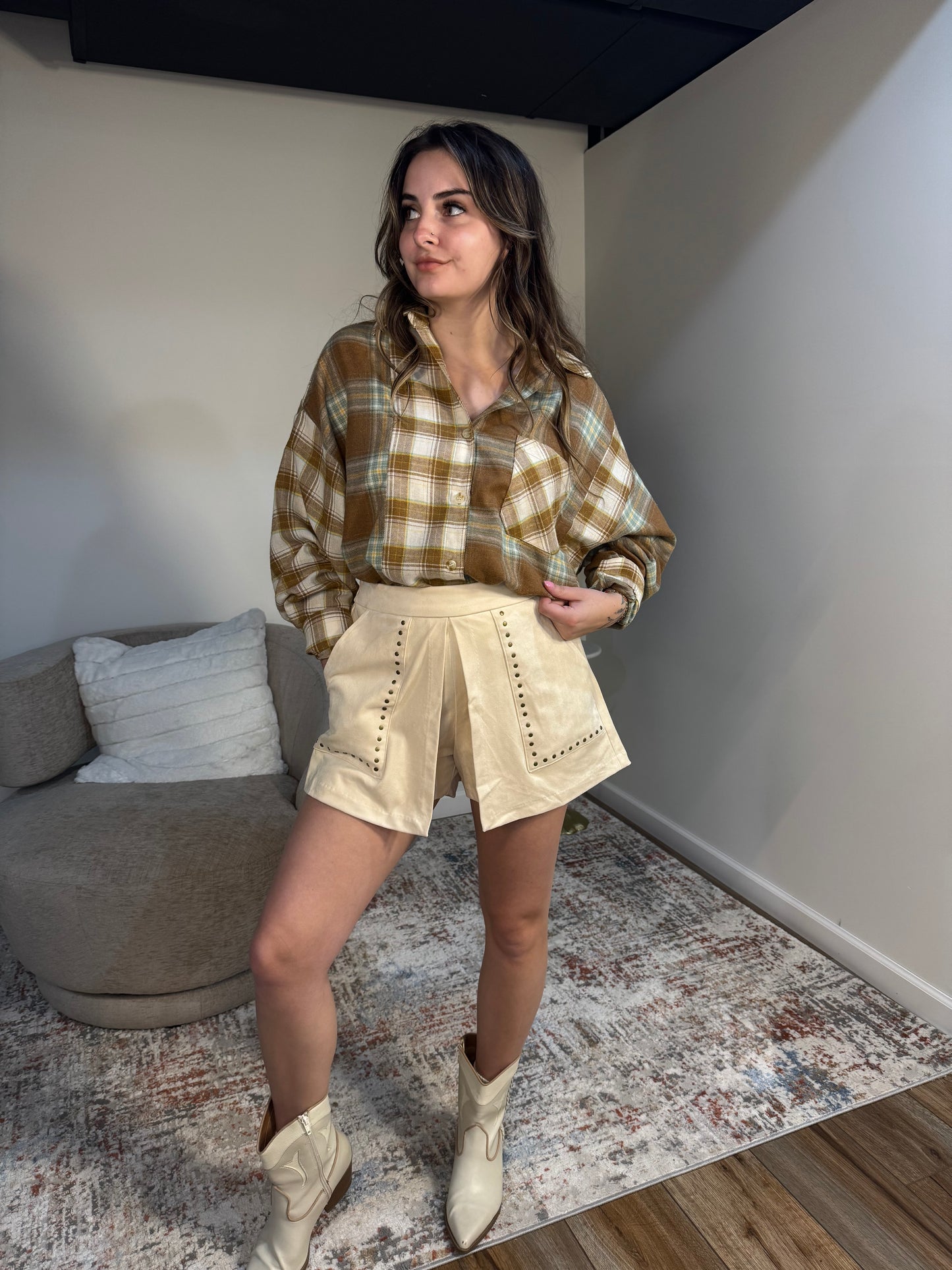 fall  concert outfit cream suede studded skort with pockets flannel 